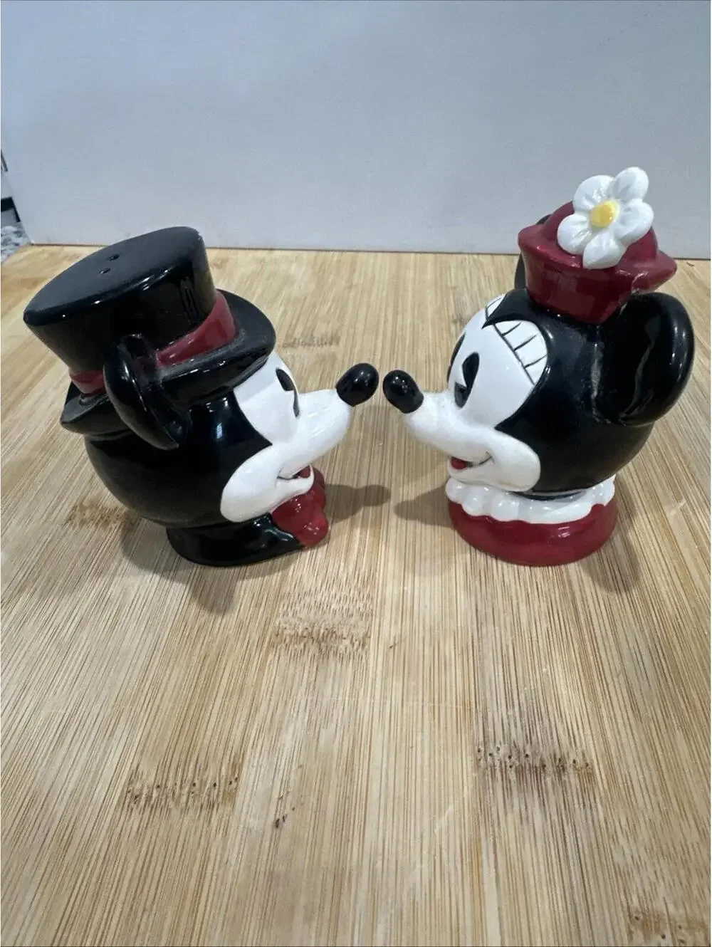 Vintage Enesco Disney Pie Eyed Mickey Minnie Mouse Salt & Pepper Shakers *